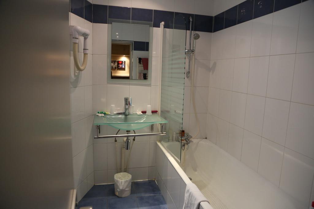 Chambre Lits Jumeaux Standard avec Douche ou Baignoire