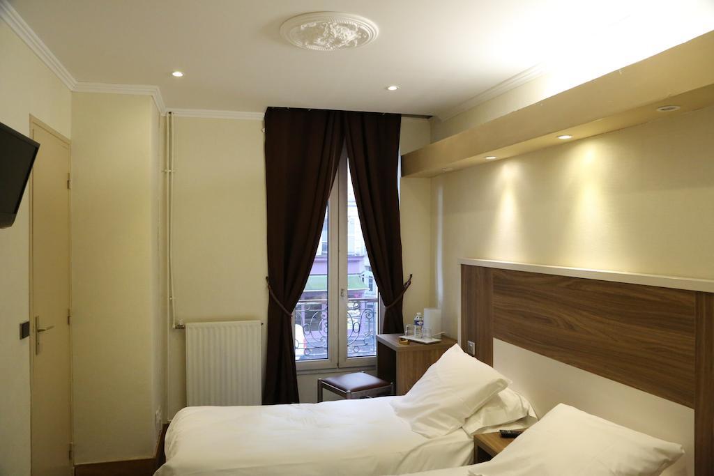 Chambre Lits Jumeaux Supérieure avec Douche ou Baignoire
